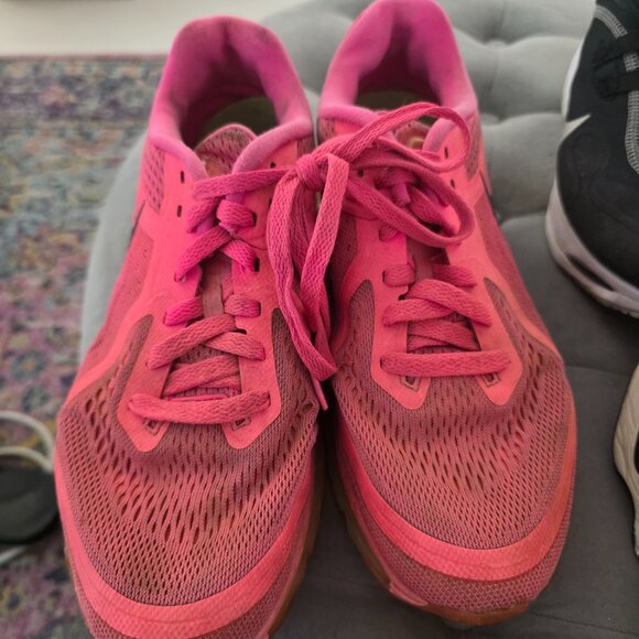 Nike Shoes, 10.5 Womens - Picture 4 of 9